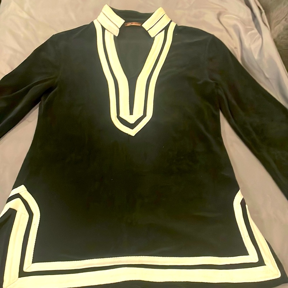 Women’s Tunic Black / White Great Condition